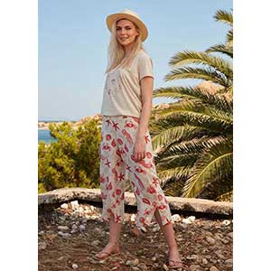 Women's Homewear Set With Short Sleeves & Capri Pants Penye Mood